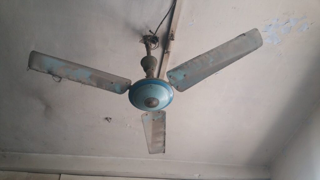 Clean The Fan And Blades