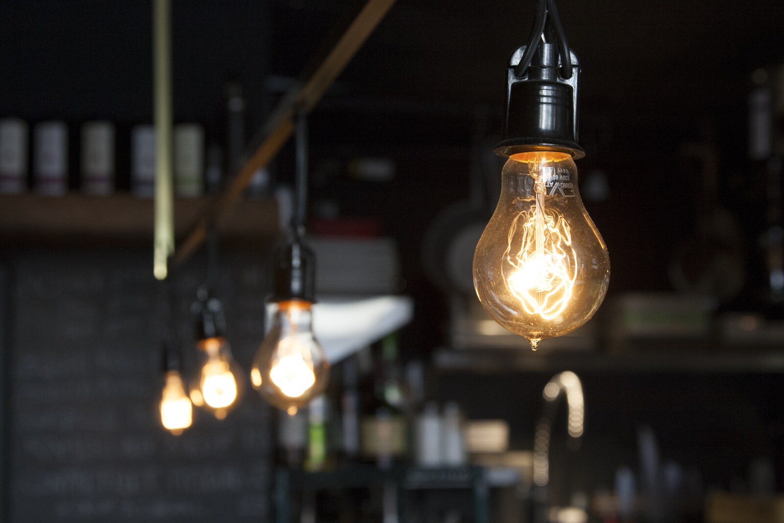 What to Look for When Choosing Incandescent Bulbs
