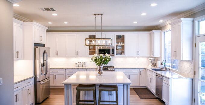 How To Choose The Best Under Cabinet Lighting For Your Kitchen