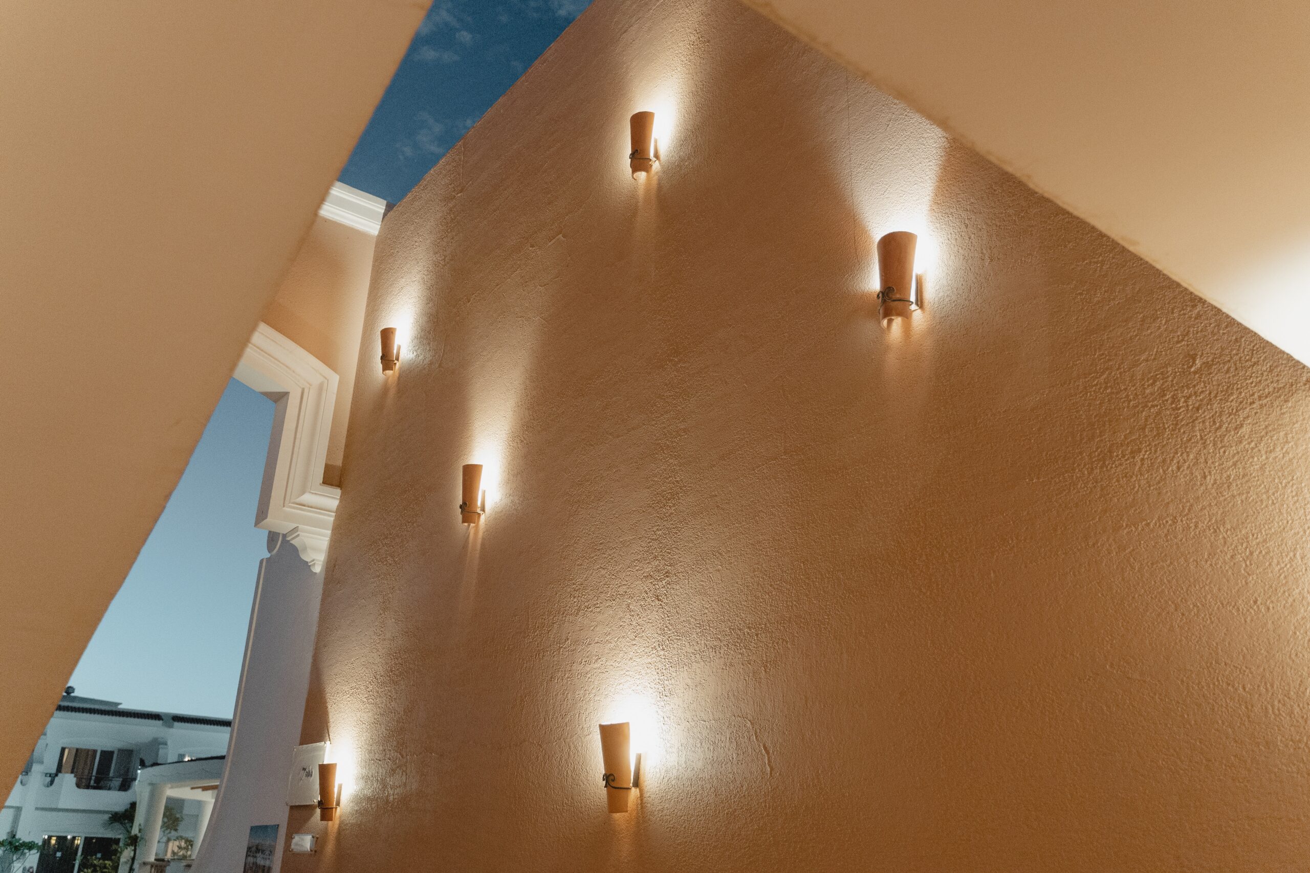 What Height Should Wall Sconces Be Mounted